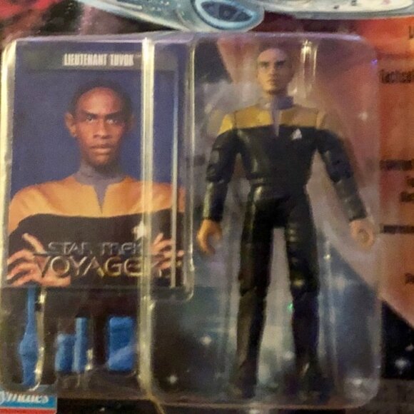 Unopened 1995 Star Trek Voyager Lt Tuvok With Accessories Playmates Collector - Picture 2 of 5